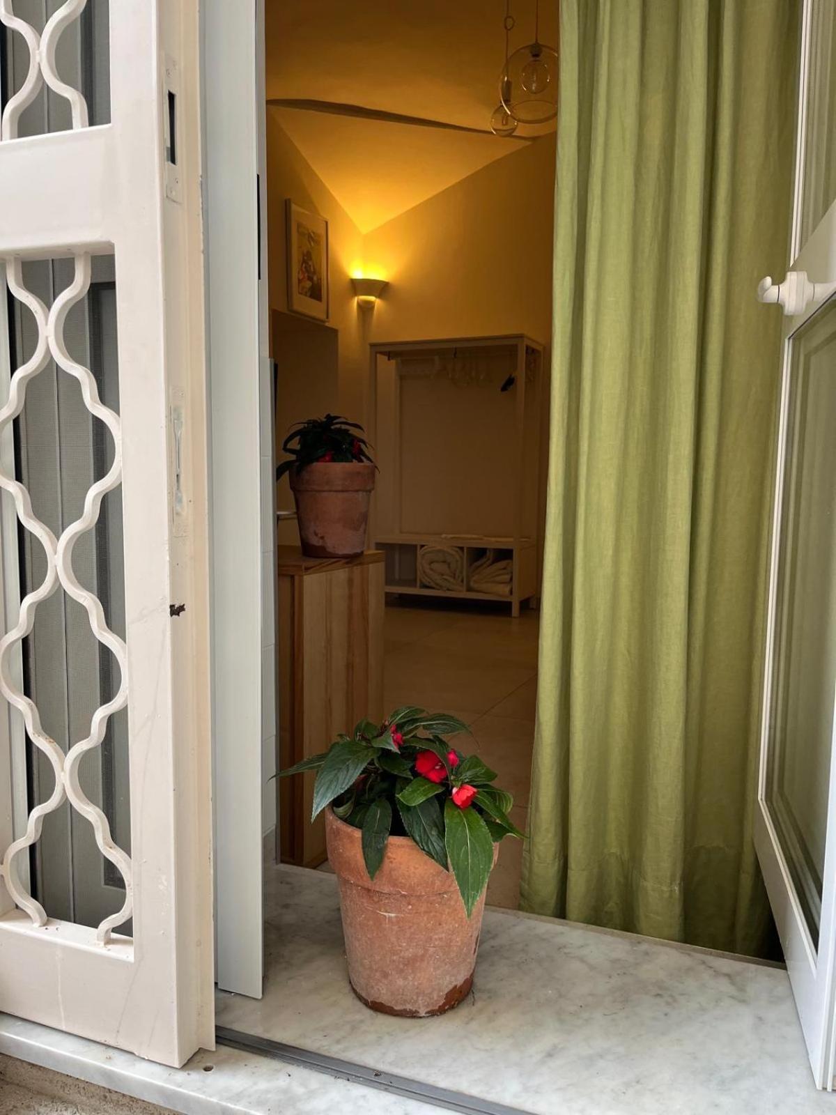 Casa Falo' Наполи Екстериор снимка